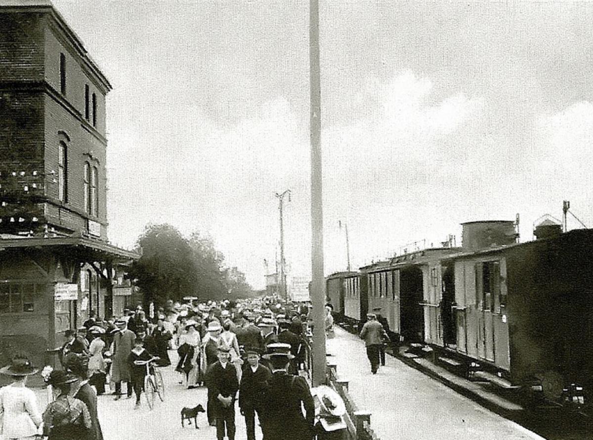 8 июля 1885 года состоялось открытие железнодорожного вокзала Кранца